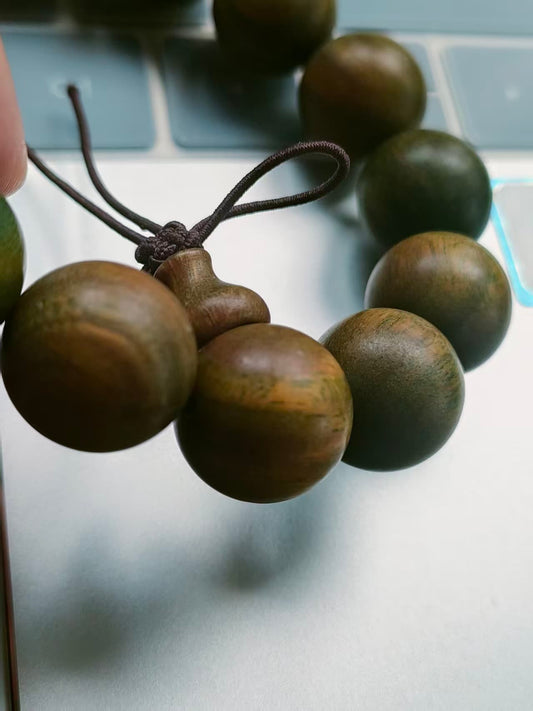 Green Sandalwood Bracelet – Inner Peace - Lumala | Natural Wood Bracelets for Mindful Living